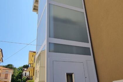 Piattaforma elevatrice esterno Pesaro