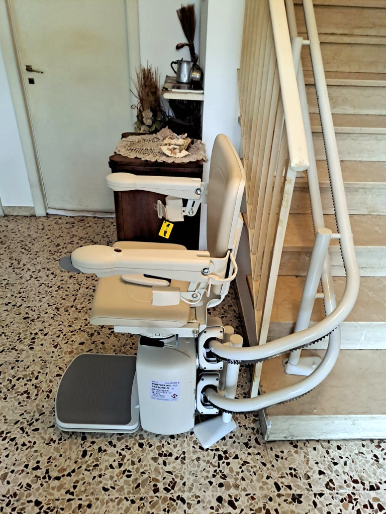 2026-gabicce-montascaleinterno2